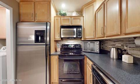 13715 Richmond Park Drive #308, Jacksonville FL - photo 6 of 33