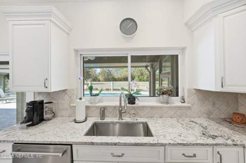7946 Quailwood Drive, Jacksonville FL - photo 19 of 61