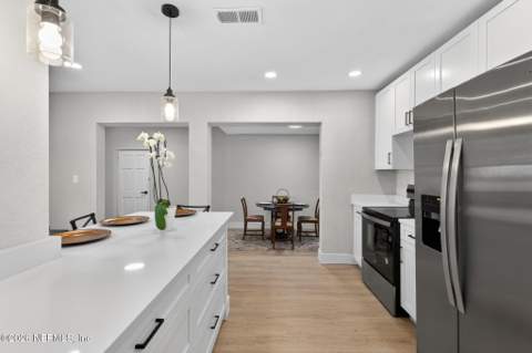 505 Nightingale Road, Jacksonville FL - photo 8 of 21