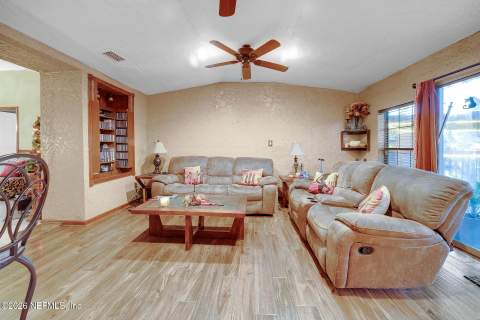 3483 Wentworth Circle, Jacksonville FL - photo 14 of 51