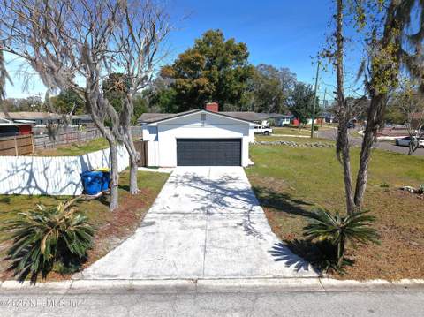 7915 Alderman Road, Jacksonville FL - photo 14 of 75