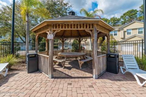 7039 Deer Lodge Circle #107, Jacksonville FL - photo 24 of 36