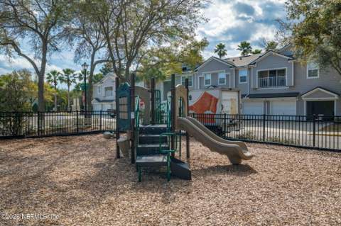 7039 Deer Lodge Circle #107, Jacksonville FL - photo 23 of 36