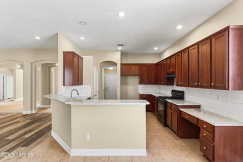 14455 Cherry Lake Drive, Jacksonville FL - photo 9 of 49