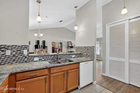 575 Oakleaf Plantation Parkway #714, Orange Park FL - photo 24 of 34
