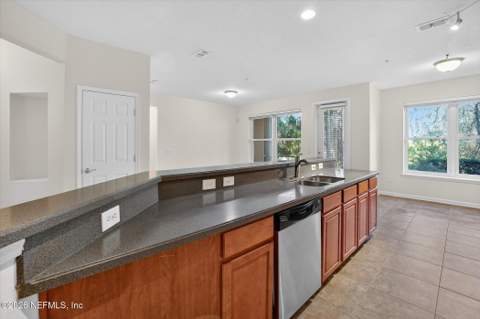 13364 Beach Blvd #903, Jacksonville FL - photo 11 of 36