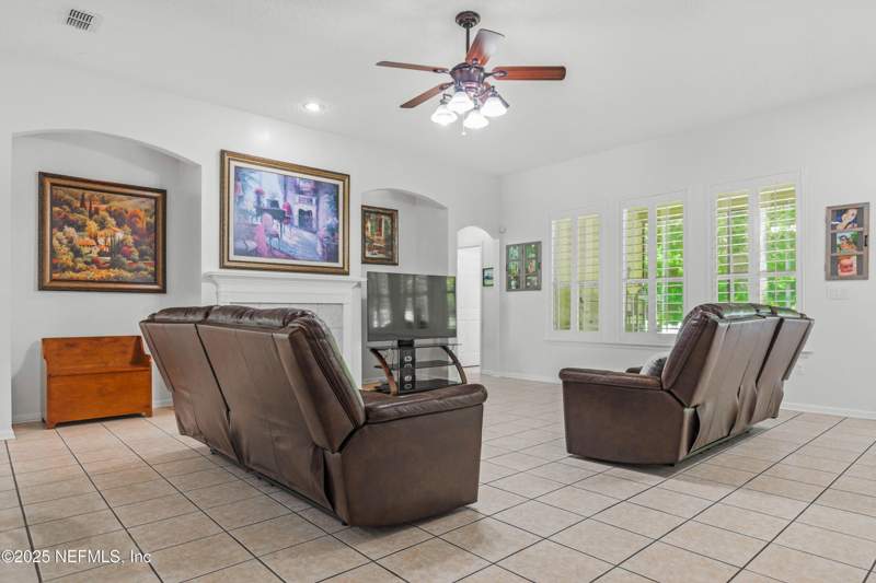 4 bedroom Single Family Residence at 3781 Victoria Lakes Drive, Victoria Lakes, Jacksonville — photo 5