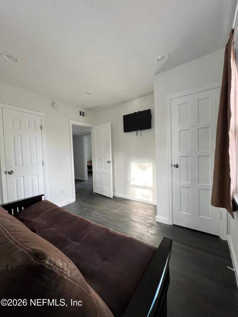 7304 N North Shore Drive, Jacksonville FL - photo 6 of 13