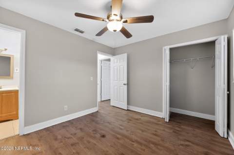 5426 Enchanted Drive, Jacksonville FL - photo 11 of 15
