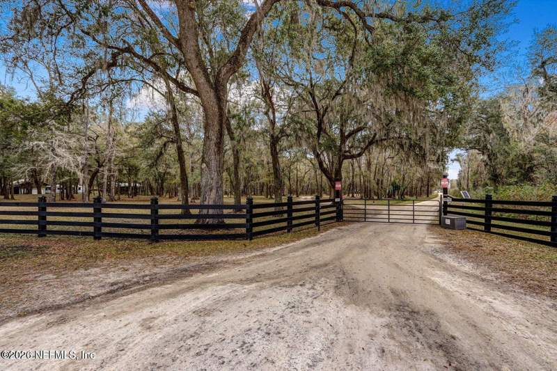 2 bedroom Single Family Residence at 6169 County Road 209, Green Cove Springs, Green Cove Springs — photo 2