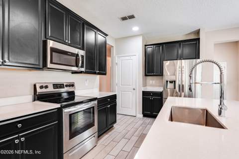 7361 Hilladale Creek Lane, Jacksonville FL - photo 9 of 31