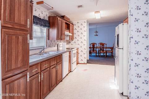 10569 Moncrief Dinsmore Road, Jacksonville FL - photo 9 of 17
