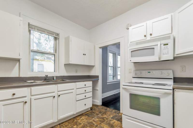 3 bedroom Single Family Residence at 74 W 27th Street, Longbranch, Jacksonville — photo 3