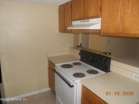 5642 Pinebay Circle, Jacksonville FL - photo 8 of 14
