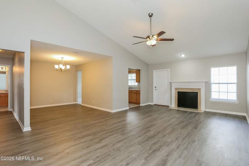 3 bedroom Single Family Residence at 12635 Ashglen Drive, Ashwood, Jacksonville — photo 2