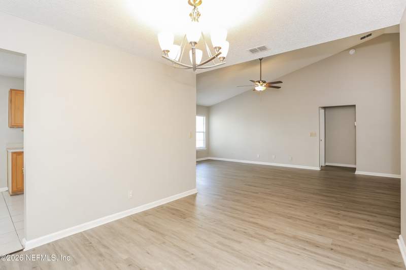 3 bedroom Single Family Residence at 12635 Ashglen Drive, Ashwood, Jacksonville — photo 4