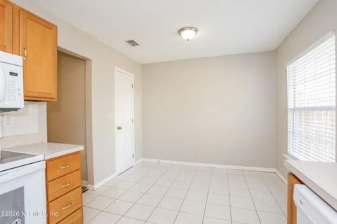 12635 Ashglen Drive, Jacksonville FL - photo 8 of 15