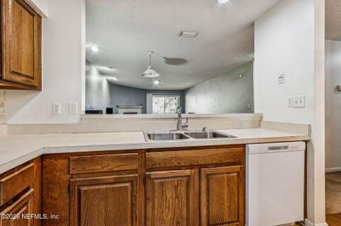1604 Arcadia Drive #105, Jacksonville FL - photo 12 of 26