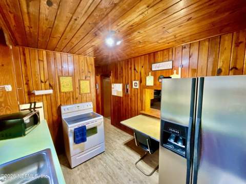 106 E Sunnyside Beach Road, Hawthorne FL - photo 20 of 62