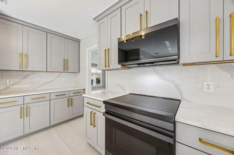 7955 Pine Lake Road, Jacksonville FL - photo 19 of 60