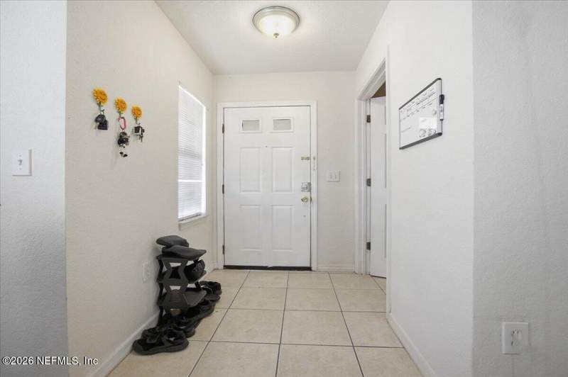 3 bedroom Condominium at 8550 Argyle Business Loop #208, Cottages At Argyle Condo, Jacksonville — photo 2