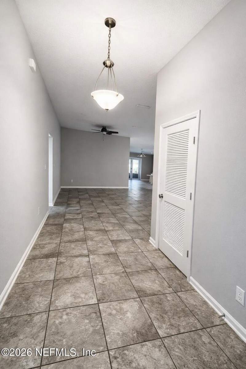 4 bedroom Single Family Residence at 5937 Round Table Rd Road, Picketts Cove, Jacksonville — photo 2