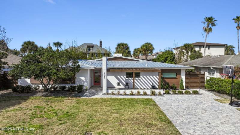 4 bedroom Single Family Residence at 121 32nd Avenue, Atlantic Shores, Jacksonville Beach — photo 3