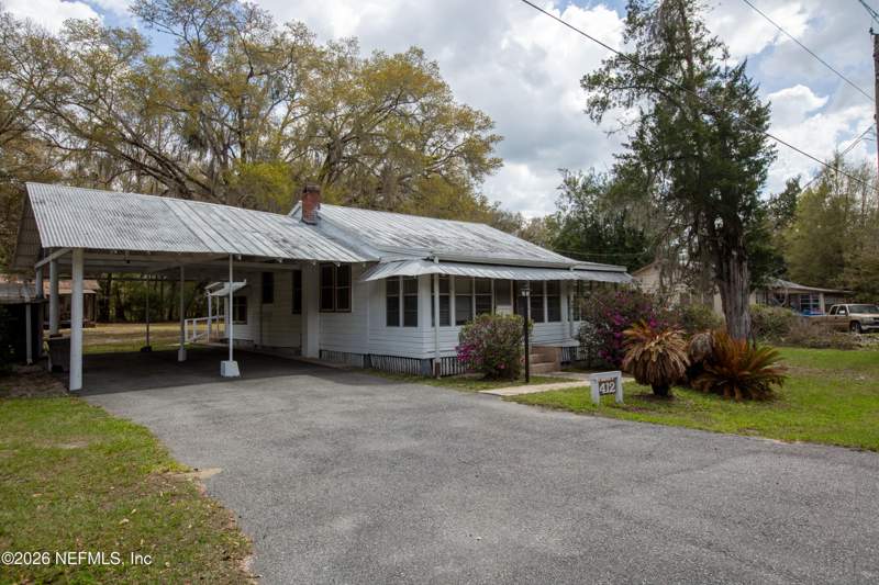 3 bedroom Single Family Residence at 412 S County Road 21, Hawthorne, Hawthorne — photo 3
