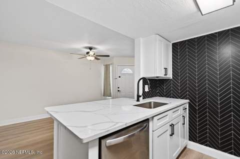 2866 Wonderwood Lane, Jacksonville FL - photo 13 of 55