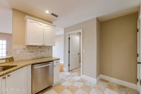400 Bay Street #404, Jacksonville FL - photo 16 of 28