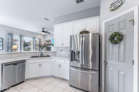 3840 Michaels Landing Circle, Jacksonville FL - photo 15 of 65
