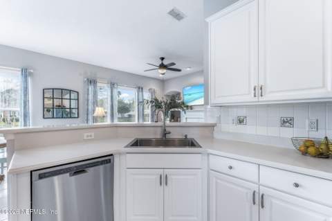 3840 Michaels Landing Circle, Jacksonville FL - photo 17 of 65