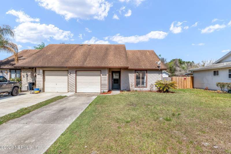 2 bedroom Townhouse at 2662 San Francisco Boulevard #B, Bay Hill, Orange Park — photo 4