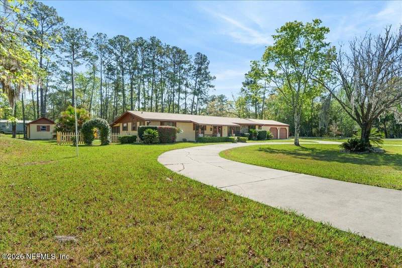 4 bedroom Single Family Residence at 611 Plantation Drive, Tara Farms, Middleburg — photo 2