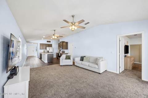 6482 Bucking Bronco Drive, Jacksonville FL - photo 10 of 39