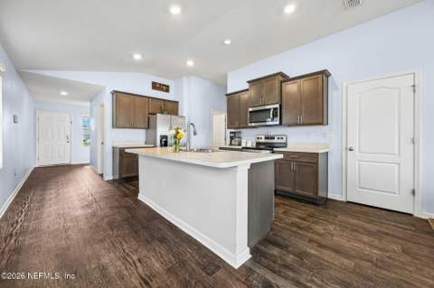 6482 Bucking Bronco Drive, Jacksonville FL - photo 7 of 39