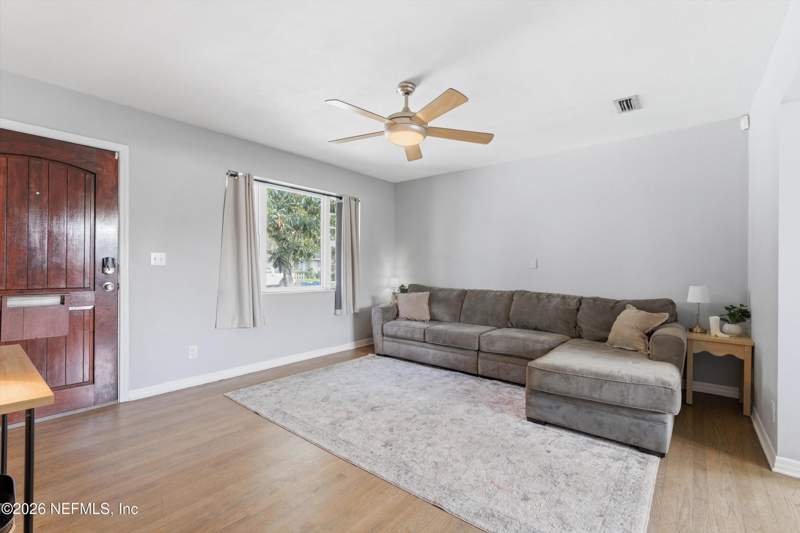 3 bedroom Single Family Residence at 2438 Buttonwood Drive, Love Grove Acres, Jacksonville — photo 5