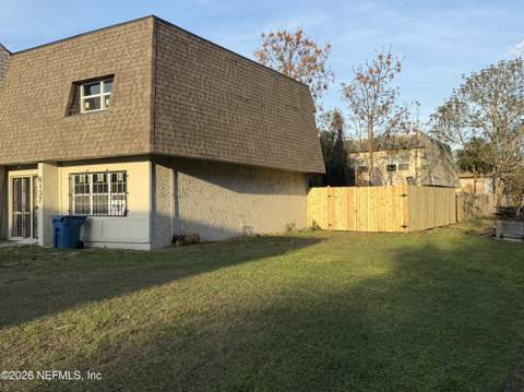 6137 Tuscony Circle, Jacksonville FL - photo 6 of 36