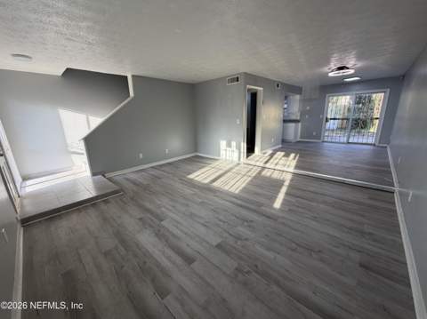 6137 Tuscony Circle, Jacksonville FL - photo 15 of 36