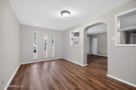 8609 Oak Leaf Road, Jacksonville FL - photo 7 of 18