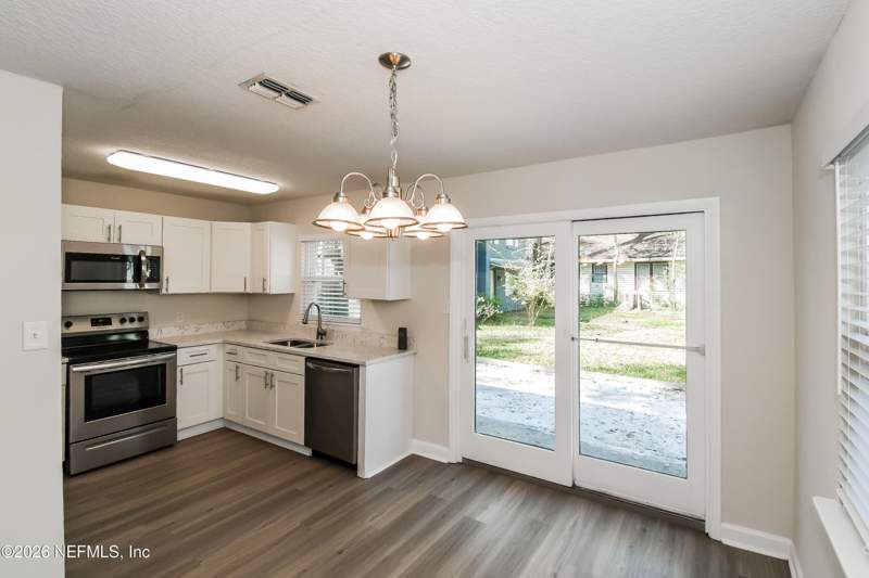 3 bedroom Single Family Residence at 3348 Phyllis Street, Murray Hill Heights, Jacksonville — photo 4