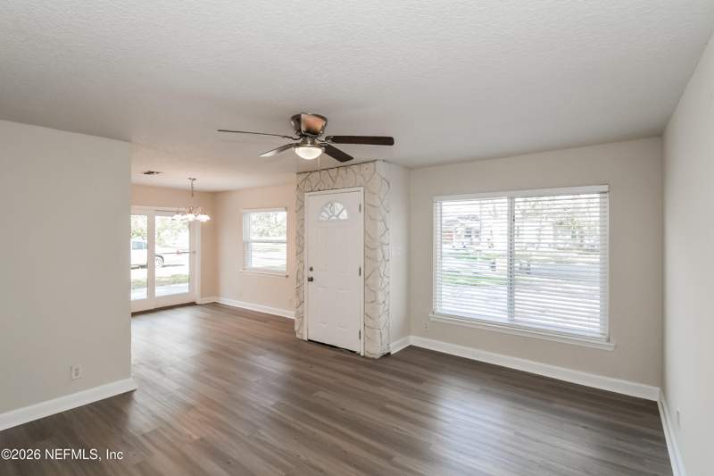 3 bedroom Single Family Residence at 3348 Phyllis Street, Murray Hill Heights, Jacksonville — photo 2