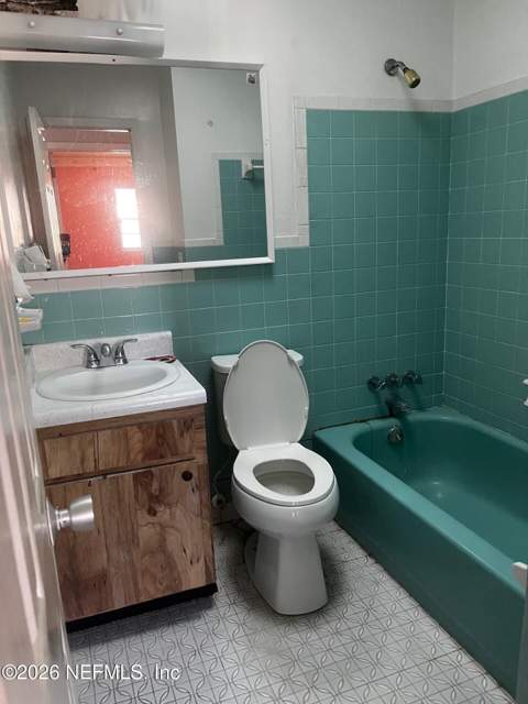 211 Saturn Lane, Orange Park FL - photo 7 of 36