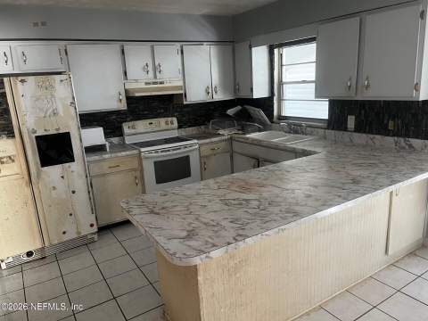 211 Saturn Lane, Orange Park FL - photo 13 of 36