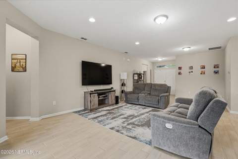 635 Sycamore Way, Orange Park FL - photo 6 of 43