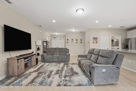 635 Sycamore Way, Orange Park FL - photo 15 of 43