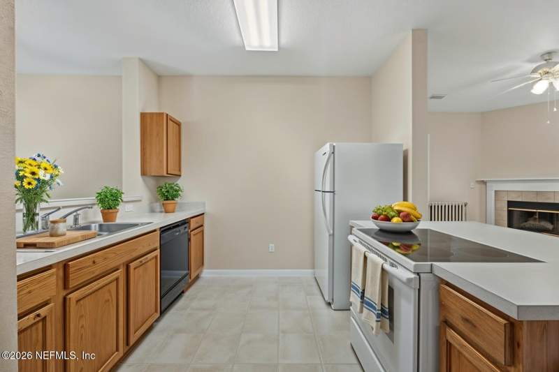 2 bedroom Townhouse at 829 Southern Creek Lane, Julington Creek Plan, St. Johns — photo 3