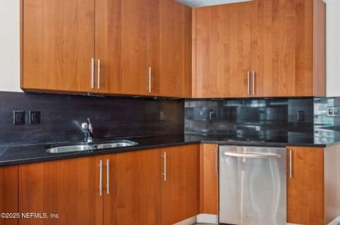 1431 Riverplace Boulevard #1004, Jacksonville FL - photo 14 of 107