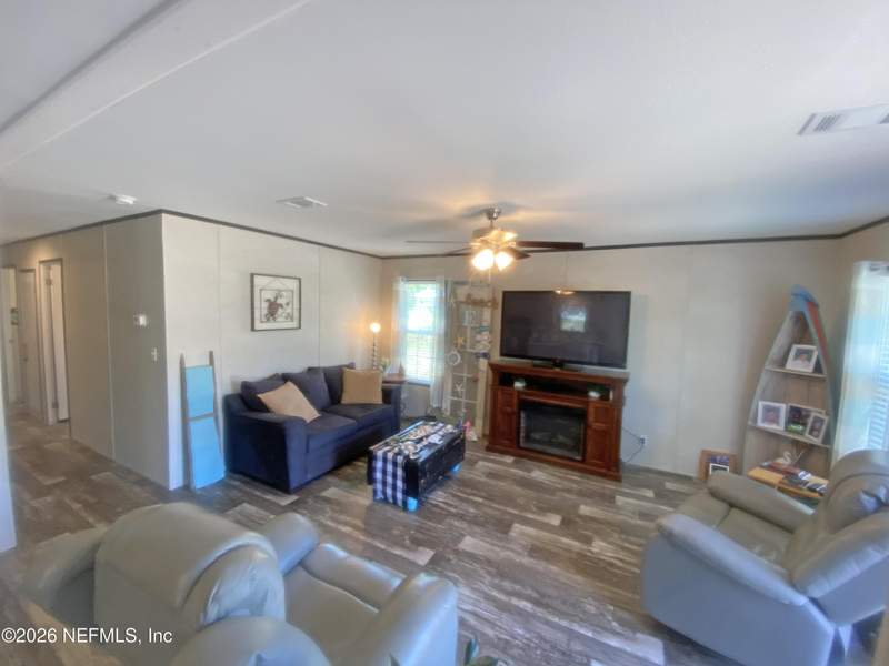 3 bedroom Manufactured Home at 203 SW 5th Avenue, Palatka, Palatka — photo 3