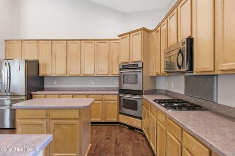 14779 Amelia View Drive, Jacksonville FL - photo 19 of 92